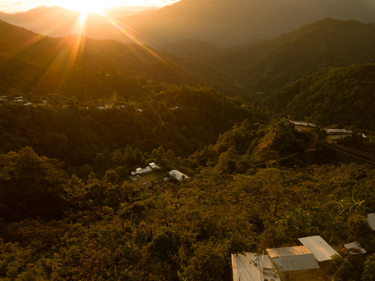 Mountain landscape in Chiapas, Mexico, photographed by Beneficio Edelmira